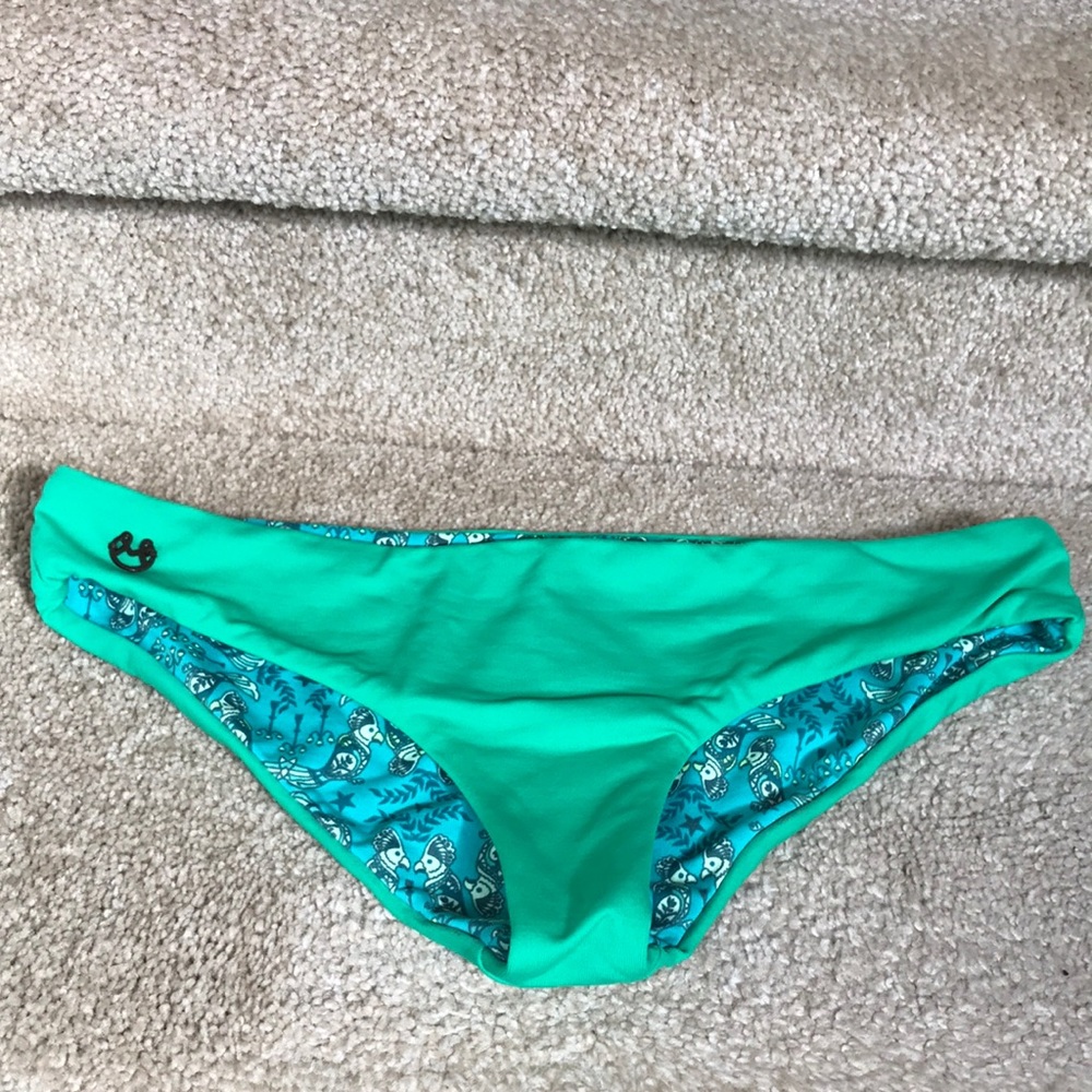 Maaji green M bikini bottoms peacocks